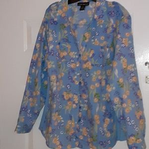 🎯 3 FOR $25 - Floral Blouse